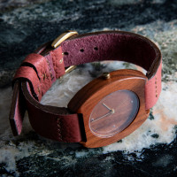 Dřevěné hodinky Avia Švestkové - V.Č.: 00074