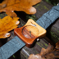 Dřevěné hodinky Edison Švestkové - V.Č.: 00147