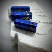 256. Lapis lazuli výrazný šperk