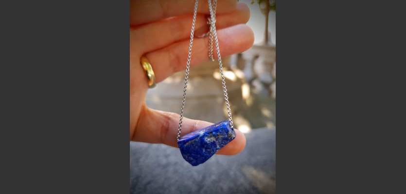 302.Náhrdelník -  Lapis lazuli - kámen nejkrásnější modré barvy. 
