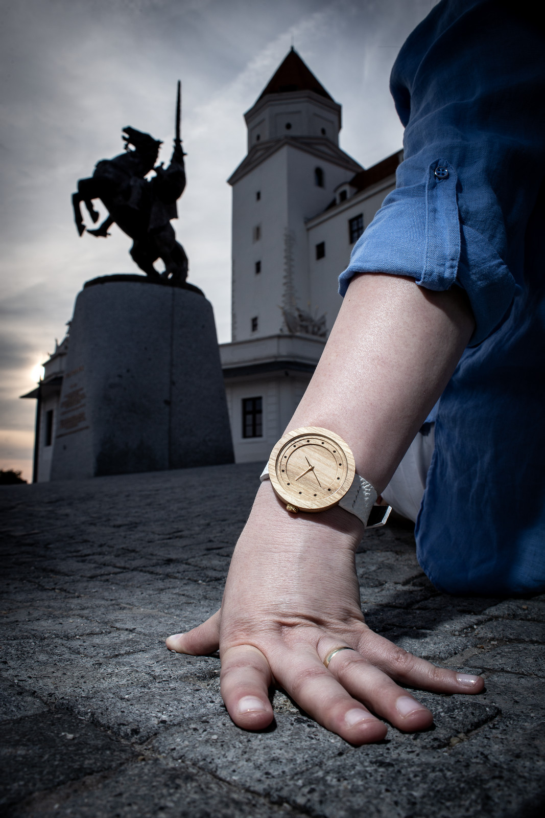Dřevěné hodinky, model “Excelsior”. Vyrobeno z akátu.