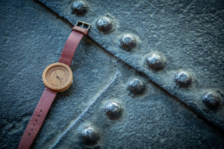 Dřevěné hodinky, model "Excelsior". Vyrobeno z třešně.