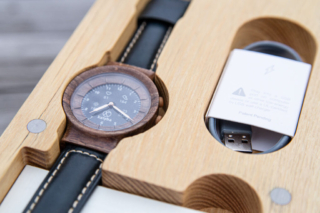 Ořechové dřevěné hodinky smart hybrid v dřevěné krabičce